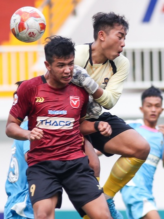 Trường ĐH RMIT 0-15 Trường ĐH Văn Lang: Mưa bàn thắng níu kéo hy vọng