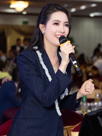 Hoa hậu Phan Thị Mơ đón tin vui