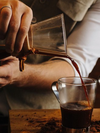 Lợi ích bất ngờ khi uống cà phê, trà và nước lọc