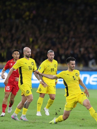 Vì sao FAM nhất quyết từ chối cung cấp thông tin gia cảnh 7 cầu thủ nhập tịch?