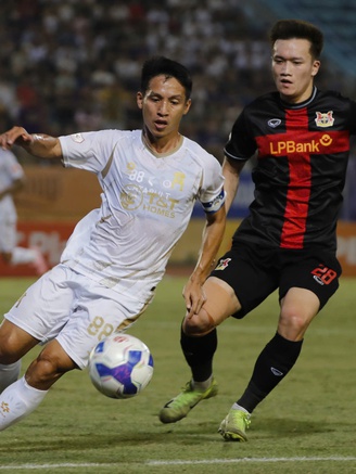 Khi HLV Harry Kewell dám 'thay máu' CLB Hà Nội tận gốc rễ