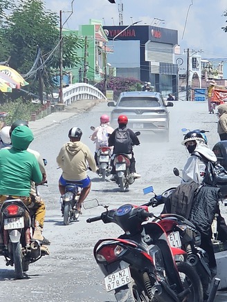 Khổ vì đường trăm tỉ thi công chậm ở Vĩnh Long