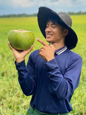 Lê Tuấn Khang trượt hạng mục video ấn tượng của năm, buồn vì sợ bị chửi