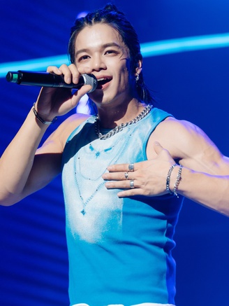 (S)TRONG Trọng Hiếu bùng nổ trong đêm diễn kỷ niệm 10 năm