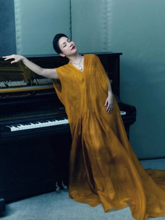 Sáng bừng không gian tiệc thu với các thiết kế lụa và vải mềm