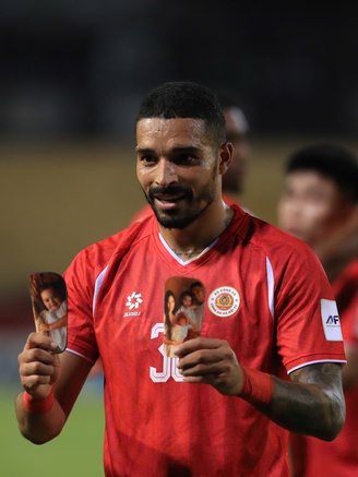 CLB CAHN thắng đậm đội Hồng Kông: Dẫn đầu bảng Cúp C2 châu Á, HLV Polking vui như Tết