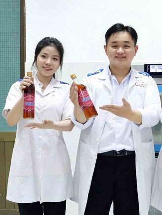 Sinh viên làm nước mắm chay và gọi vốn thành công 1,3 tỉ đồng