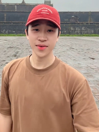 TikToker đạp xe từ Bắc vào Nam vừa bị tạm giữ hình sự là ai?