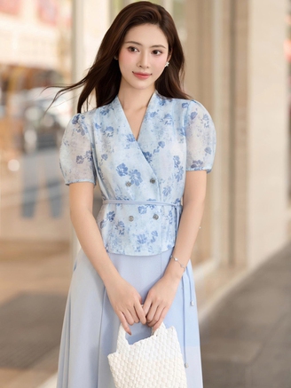 Cách diện áo hoa, váy hoa sang mà không sến