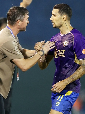 Đỗ Hoàng Hên ghi bàn giúp HLV Harry Kewell cùng Hà Nội thắng ngược nghẹt thở: ‘Tôi rất hạnh phúc’