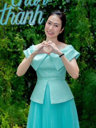 Dàn MC hội tụ chúc mừng Thanh Thảo Hugo