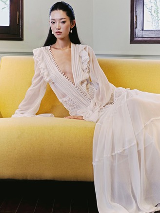 Nghệ thuật từ những đường bèo nhún tinh tế trong thời trang