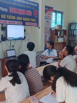 Lớp học Hạnh phúc của thầy giáo xe lăn