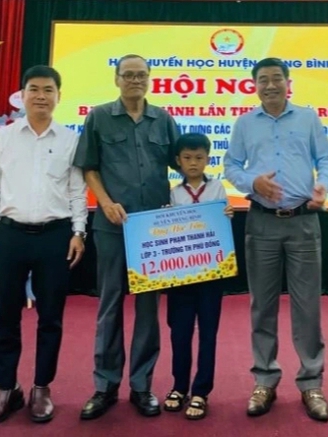 'Ông Hai khuyến học' - điểm tựa nhân ái