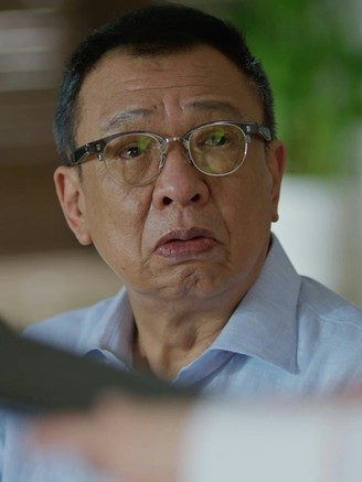 'Trùm vai phụ' Hứa Thiệu Hùng nguy kịch, loạt sao Hồng Kông tức tốc đến bệnh viện