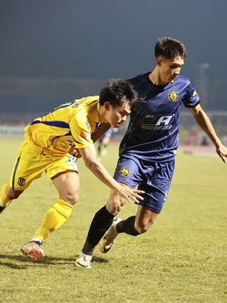 Đua trụ hạng V-League khốc liệt: HAGL và Thanh Hóa không từ bỏ, cựu vương lâm nguy