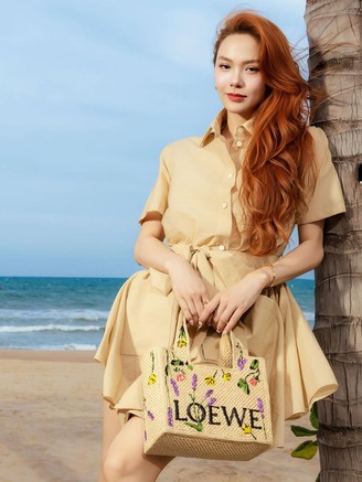 Biến hóa thành quý cô hiện đại với đầm sơ mi