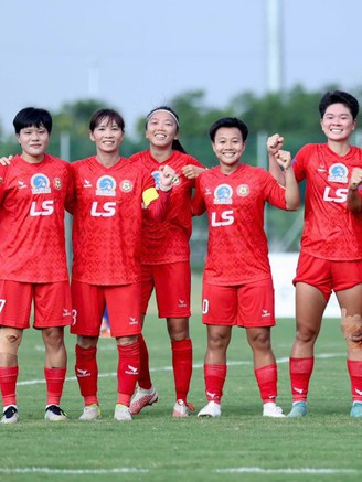 Huỳnh Như tỏa sáng, TP.HCM I vững ngôi đầu giải vô địch quốc gia