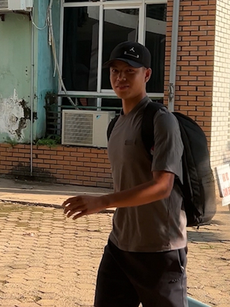 Trần Thành Trung ‘sánh bước’ cùng Vadim Nguyễn hội quân U.23 Việt Nam, Lý Đức vội tập gym