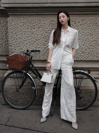 Phong cách monochromatic tạo nên dấu ấn thanh lịch