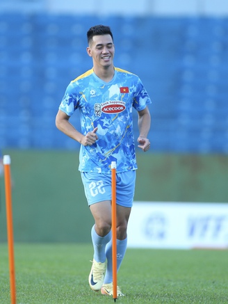 Tiến Linh nói điều bất ngờ về án phạt của Malaysia, quyết thắng đối thủ ở màn tái đấu