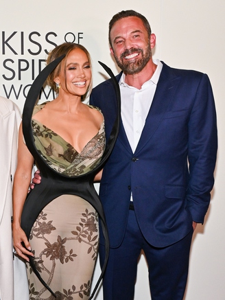 Jennifer Lopez và Ben Affleck 'thích nhau hơn khi không còn là vợ chồng'