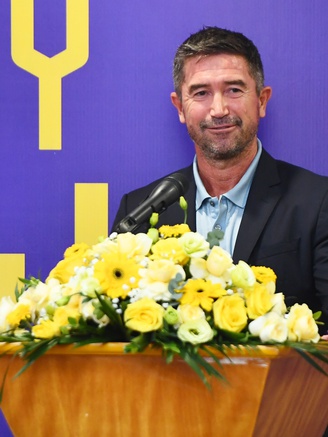 HLV Hà Nội Harry Kewell: ‘Có Robbie Fowler là bạn thân, tôi sẽ hiểu hơn bóng đá châu Á’