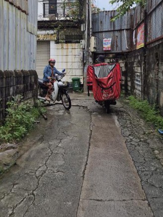 Nghe shipper kể chuyện 'cười ra nước mắt'