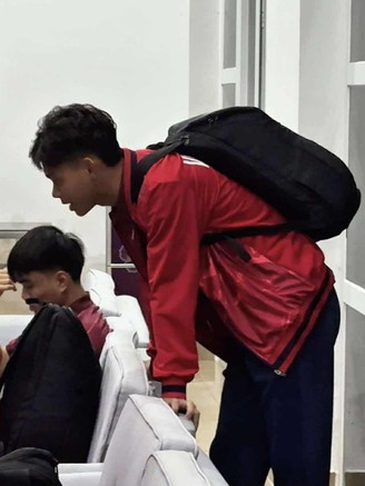 HLV Kim Sang-sik không cùng U.23 Việt Nam sang Trung Quốc, 10 cầu thủ đã di chuyển sáng 10.11