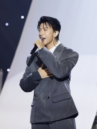 S.T Sơn Thạch tiết lộ từng xin xuất viện để đi diễn đám cưới