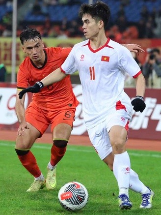 HLV Đinh Hồng Vinh khen U.23 Việt Nam quá bản lĩnh: Thắng U.23 Trung Quốc và còn hơn thế nữa…