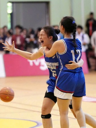 Đội bóng rổ nữ Trường ĐH Tôn Đức Thắng lần thứ 2 vô địch toàn quốc