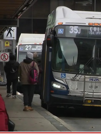 Trộm xe buýt nhưng lại đón trả khách nghiêm chỉnh