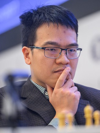 Lê Quang Liêm thoát hiểm ngoạn mục ở World Cup cờ vua