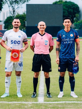 Đoàn Văn Hậu làm thủ quân đội CAHN, báo tin vui cho HLV Kim Sang-sik