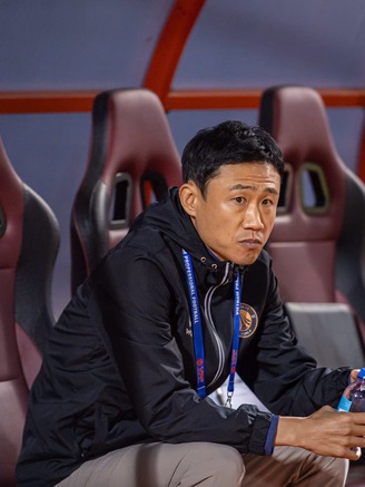 HLV Choi Won-kwon và Thanh Hóa chấm dứt hợp đồng vì tài chính: Mai Xuân Hợp lên thay

