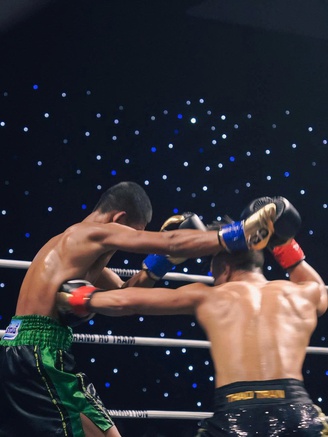Tung đòn chuẩn xác, Trần Văn Thảo hạ knock-out võ sĩ người Thái Lan