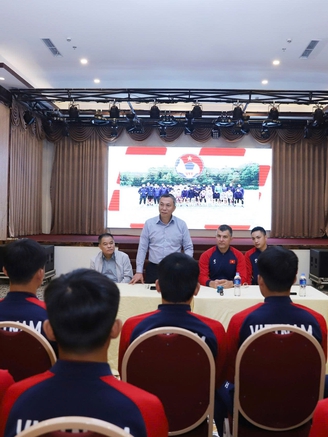 Chủ tịch VFF Trần Quốc Tuấn giao nhiệm vụ quan trọng cho U.17 Việt Nam, mong có vé châu Á