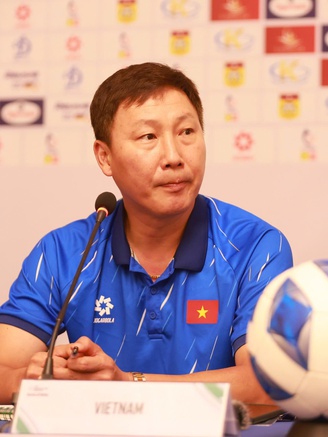 Mới: HLV Kim Sang-sik chắc chắn dùng Xuân Son đấu Lào, mong anh ghi 1 bàn giúp Việt Nam chiến thắng