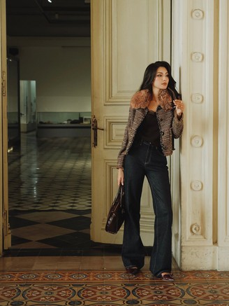 Quần jeans và áo tweed, áo khoác da... những cặp đôi ăn ý nhất mùa lạnh