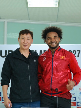 HLV Kim Sang-sik thở dài: ‘Đội tuyển Việt Nam đã phân tích kỹ Lào, vậy mà vẫn…’