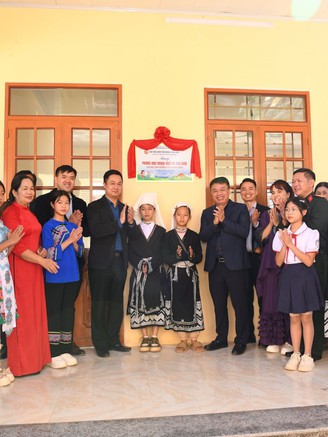 Món quà 800 triệu đồng tặng ngôi trường Thịnh Vượng