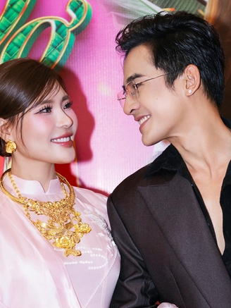 Thúy Diễm đeo vàng 'trĩu cổ', tình tứ bên Lương Thế Thành