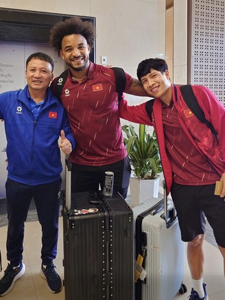 Đội tuyển Việt Nam chờ AFC xử thắng Malaysia, tạm biệt thầy Kim khi về đến Hà Nội