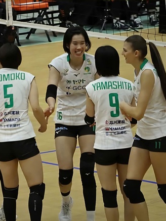 Thanh Thúy rực sáng đưa CLB Gunma Green Wings vào tốp 5 giải bóng chuyền Nhật Bản 