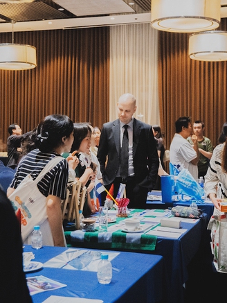 Có phải cứ du học Phần Lan sẽ được mang theo con nhỏ, gia đình đi cùng?