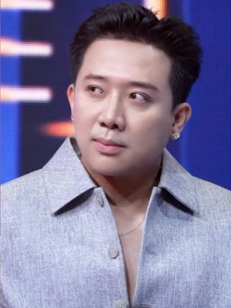 Trấn Thành 'nổi quạu' khi bị bản sao Tiểu Vy tỏ thái độ trên truyền hình