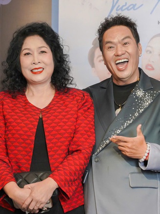 NSND Hồng Vân, Tuyền Mập đến mừng Hoàng Mập đón loạt tin vui ở tuổi 54