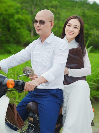 Phan Đinh Tùng trở lại showbiz, cùng bà xã đóng MV mới