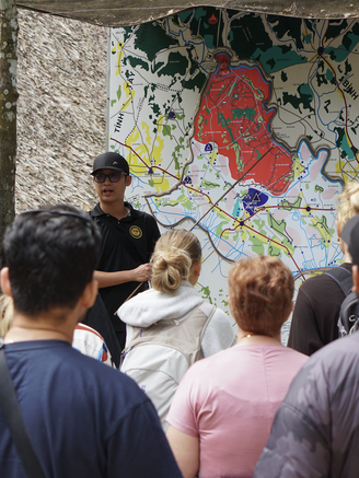 Địa đạo Củ Chi hấp dẫn khách Tây